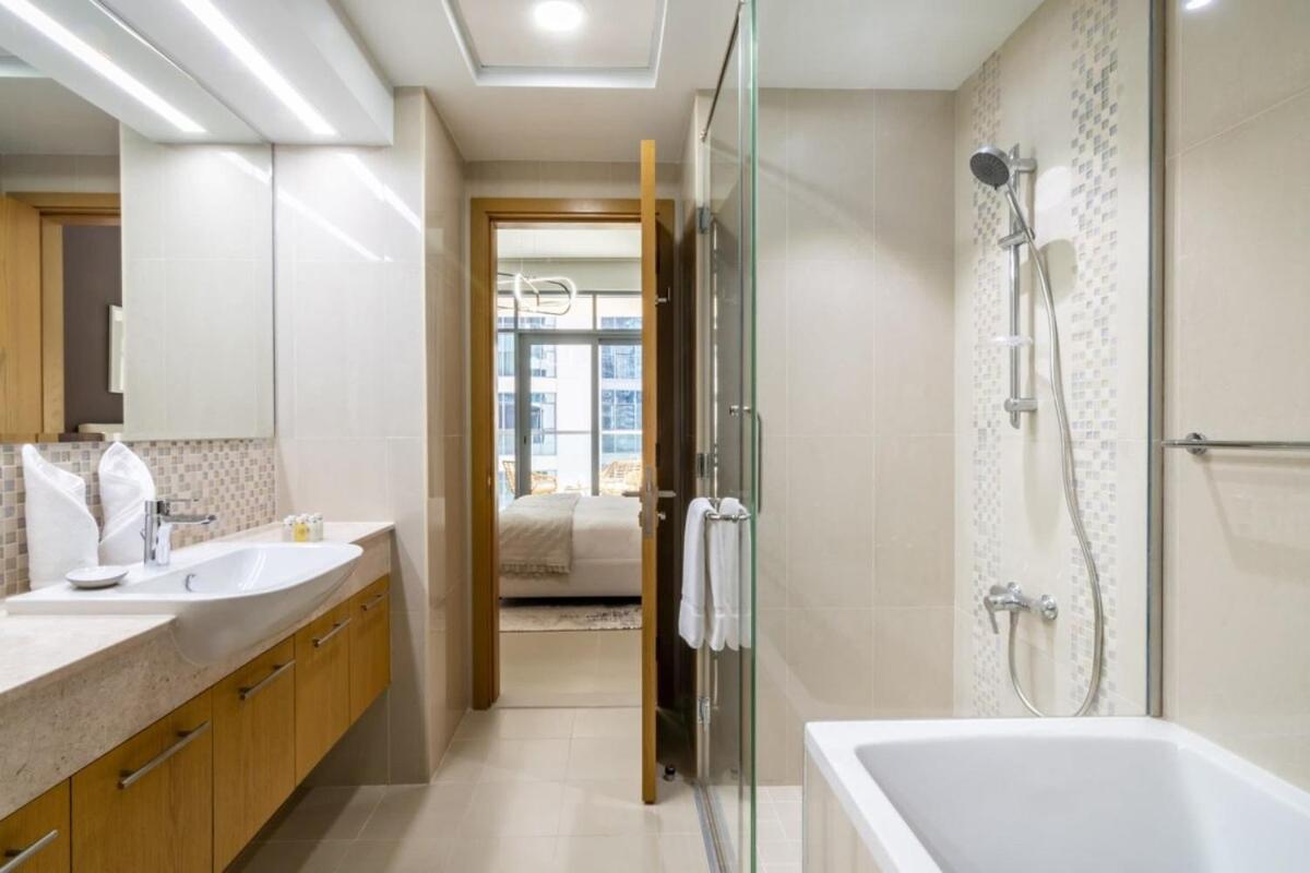 Appartamento Silkhaus Design 1Bdr With Burj Khalifa View In New Tower Dubai Esterno foto